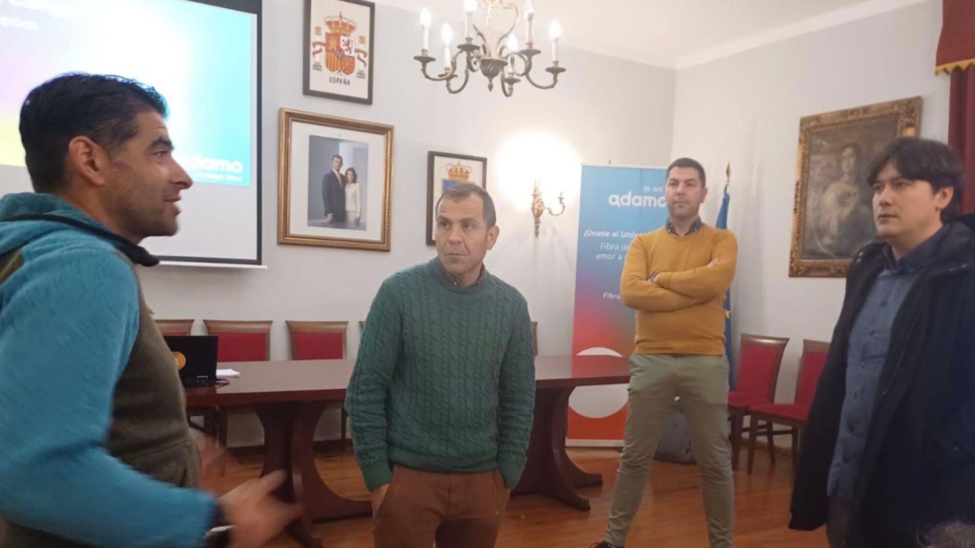 El consejero de Ciencia presenta el despliegue de fibra óptica en Cangas de Onís Onda Cero Radio