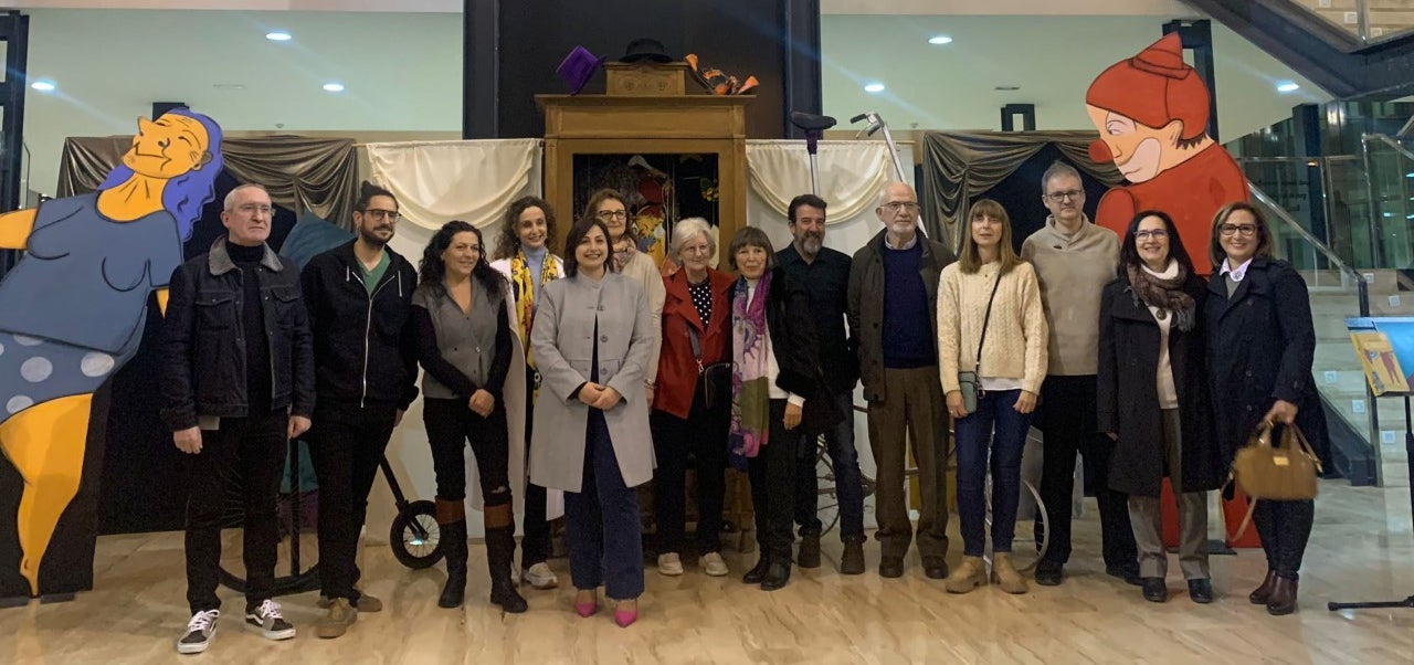 La Lonja acoge la exposición ‘15 años de Poesía para niñas y niños Ciudad de Orihuela’ La Lonja acoge la exposición ‘15 años de Poesía para niñas y niños Ciudad de Orihuela’
