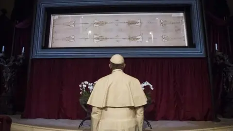 El papa Francisco frente a la Sábana Santa El papa Francisco frente a la Sábana Santa