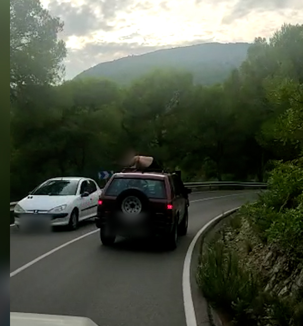Investigados por conducción temeraria en la carretera del Desert de les Palmes Investigados por conducción temeraria en la carretera del Desert de les Palmes