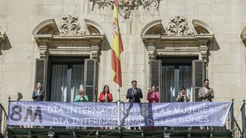 &quot;Igualdad real&quot; la reivindicaci&oacute;n del consistorio de Alicante en el homenaje a las mujeres con motivo del 8M