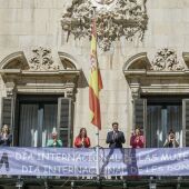"Igualdad real" la reivindicación del consistorio de Alicante en el homenaje a las mujeres con motivo del 8M