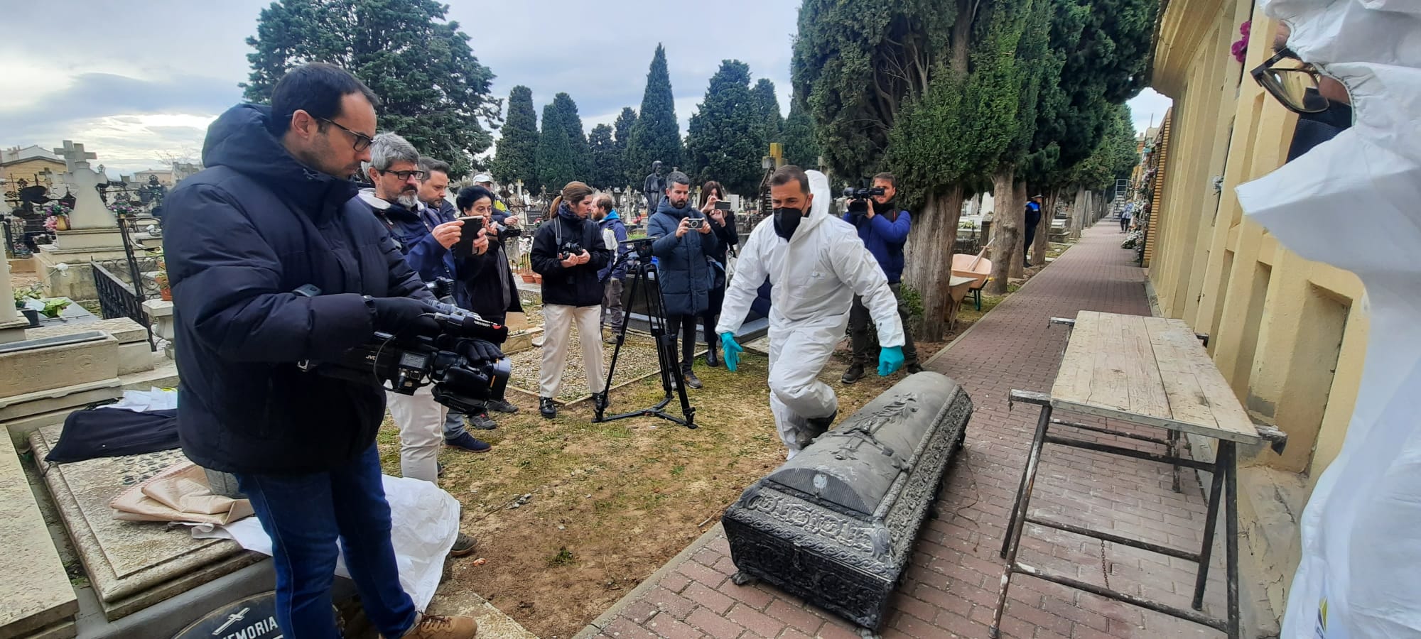 Francisco Etxeberría, antropólogo: "Dudo mucho que el resto de huesos del nicho sean de Joaquín Gaztambide" Francisco Etxeberría, antropólogo: "Dudo mucho que el resto de huesos del nicho sean de Joaquín Gaztambide"