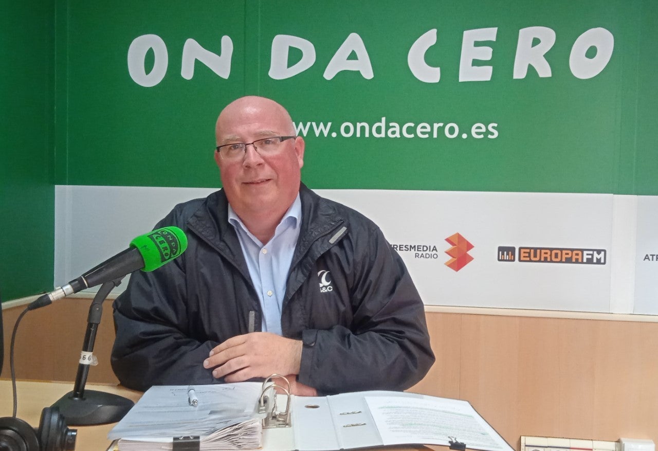 Los padres del CEIP Rodolfo Tomás de El Altet seguirán movilizándose mientras sus hijos "continúen recibiendo clases en los pasillos" Los padres del CEIP Rodolfo Tomás de El Altet seguirán movilizándose mientras sus hijos "continúen recibiendo clases en los pasillos"