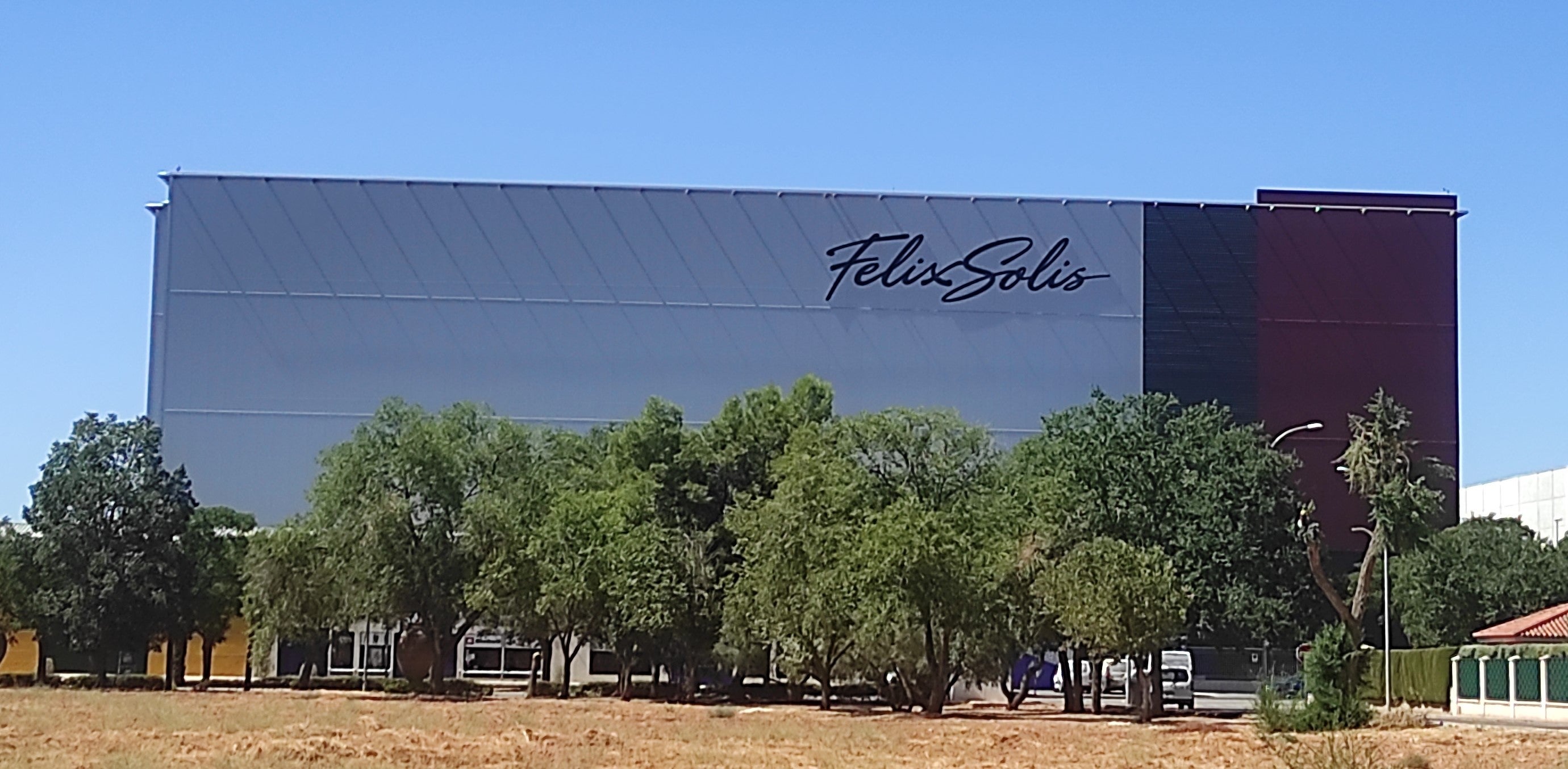 Félix Solís Avantis reconocida como "Mejor Bodega Española 2023" en Mundus Vini Félix Solís Avantis reconocida como "Mejor Bodega Española 2023" en Mundus Vini