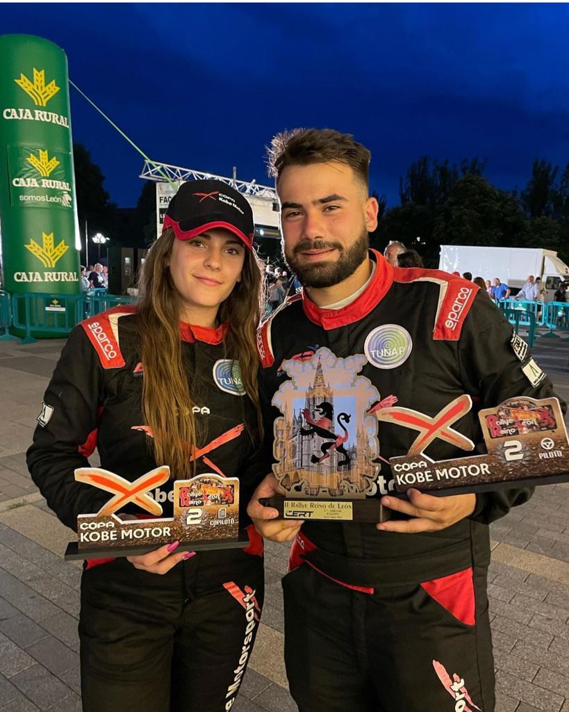 Miriam Antelo: "Cada vez se ven más mujeres de copiloto" Miriam Antelo: "Cada vez se ven más mujeres de copiloto"