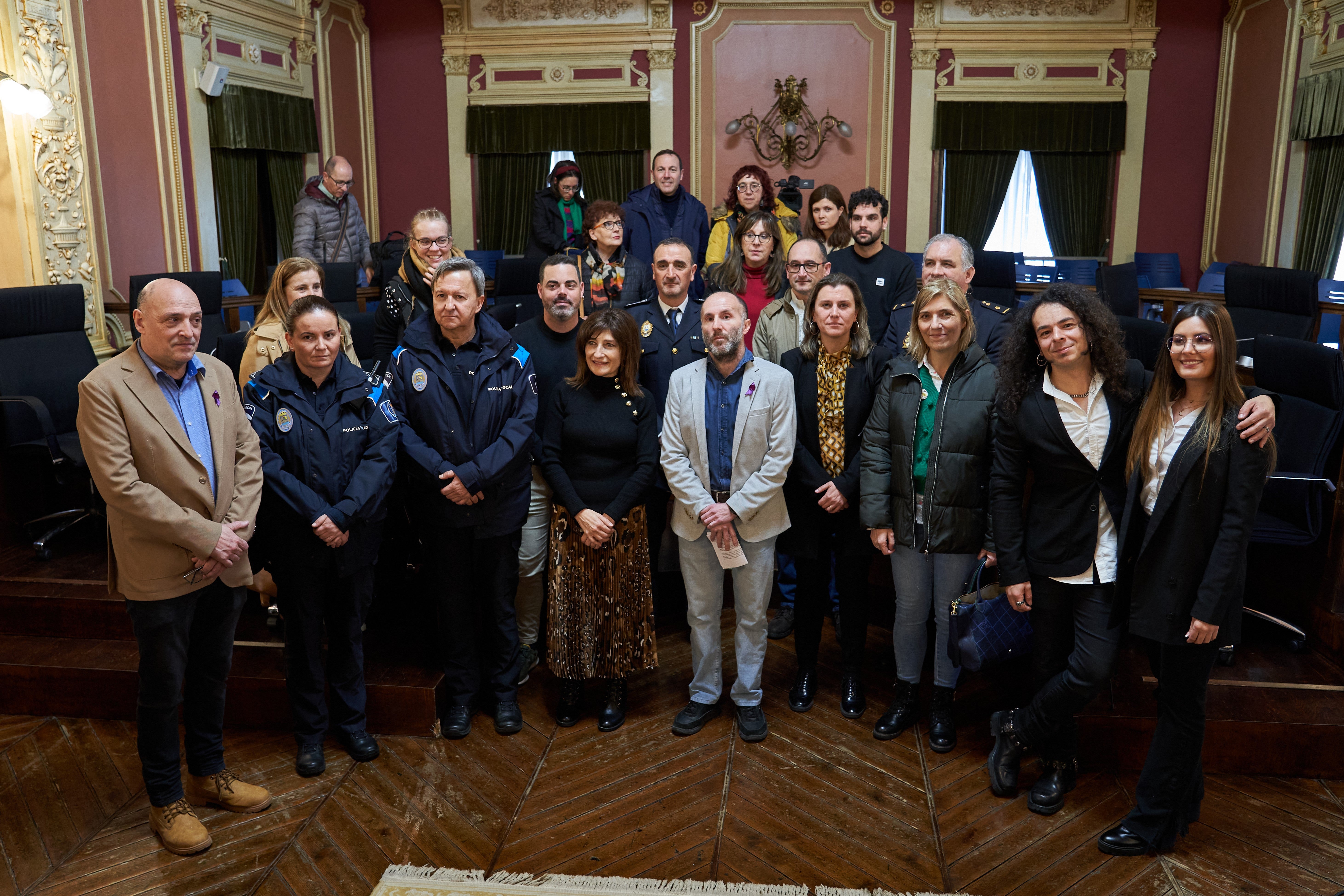 O Concello celebra o Día Internacional das Mulleres: “Non hai medias tintas ante a violencia de xénero” O Concello celebra o Día Internacional das Mulleres: “Non hai medias tintas ante a violencia de xénero”