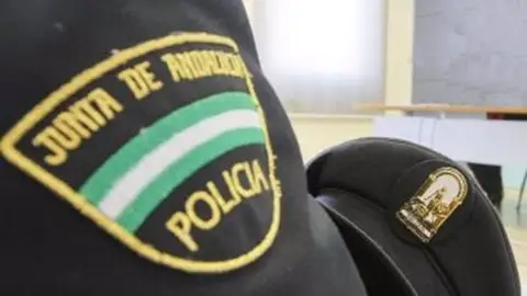Detenidos los padres de un bebé por esconderlo ante la "sospecha" de que les retiraran la custodia en Los Palacios (Sevilla) Detenidos los padres de un bebé por esconderlo ante la "sospecha" de que les retiraran la custodia en Los Palacios (Sevilla)