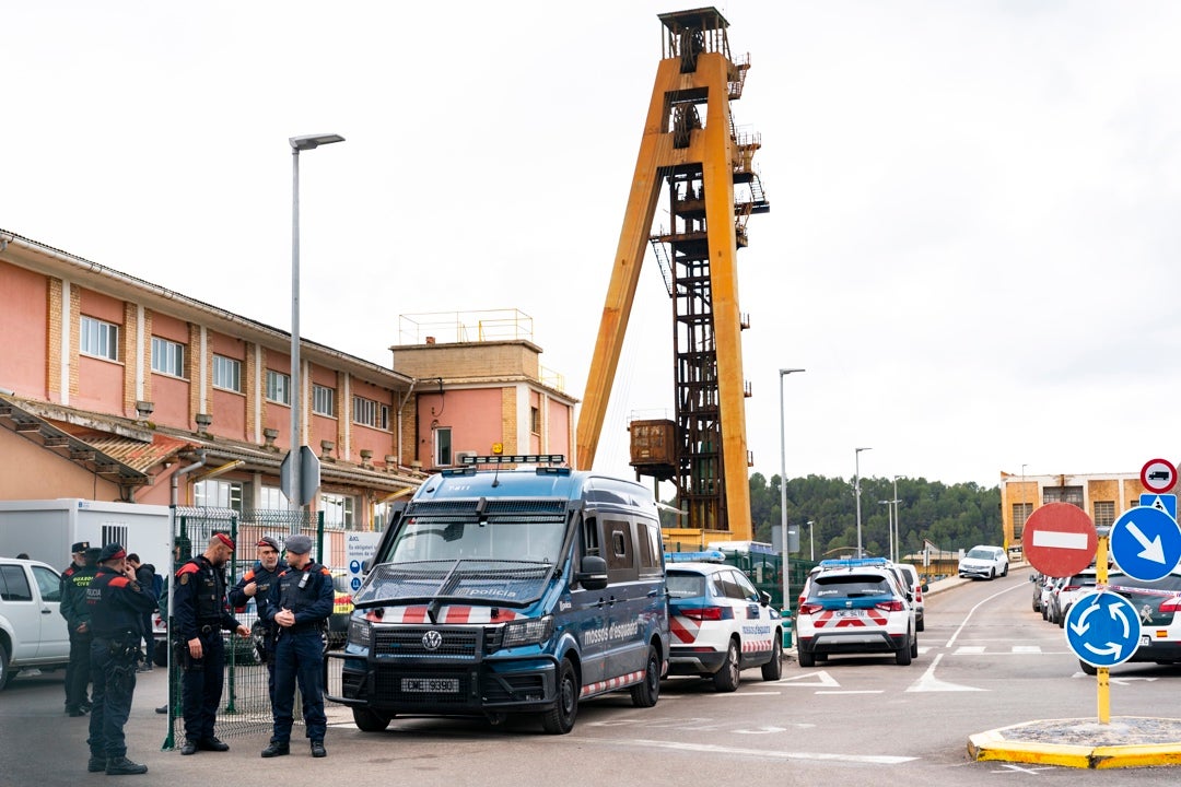 Mueren los tres trabajadores atrapados en una mina de potasa de Súria, en Barcelona Mueren los tres trabajadores atrapados en una mina de potasa de Súria, en Barcelona