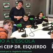 Irene, Leo, Marc i Mar lumnes del CEIP Dr. Esquerdo als estudis d'Onda Cero Marina Baixa. Irene, Leo, Marc i Mar lumnes del CEIP Dr. Esquerdo als estudis d'Onda Cero Marina Baixa.