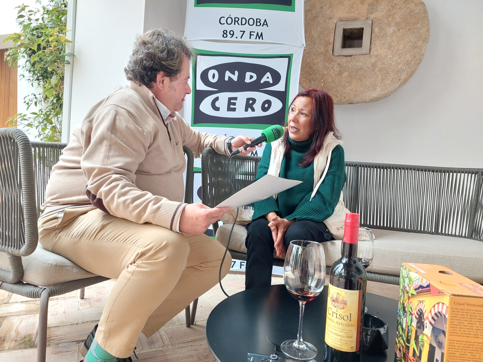 Un Crisol con Manuela Pérez Rojano Un Crisol con Manuela Pérez Rojano