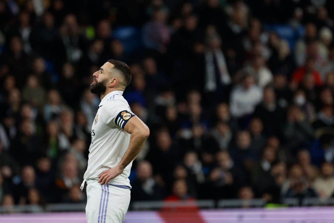 Benzema no jugará ante el Espanyol por molestias en un tobillo Benzema no jugará ante el Espanyol por molestias en un tobillo