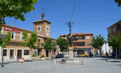 Desalojado el centro de salud de Polán (Toledo) tras el incendio de una batería Desalojado el centro de salud de Polán (Toledo) tras el incendio de una batería
