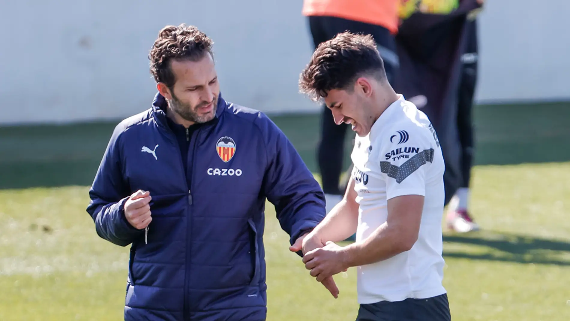 Rubén Baraja durante un entrenamiento del Valencia