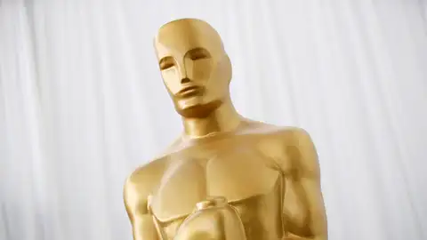 Una estatuilla de los Oscar Una estatuilla de los Oscar