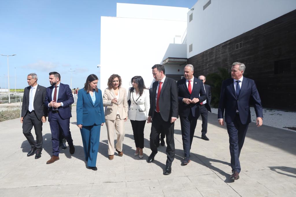 Navantia refuerza su apuesta por la Bahía con una inversión de 105 millones en Puerto Real y San Fernando Navantia refuerza su apuesta por la Bahía con una inversión de 105 millones en Puerto Real y San Fernando