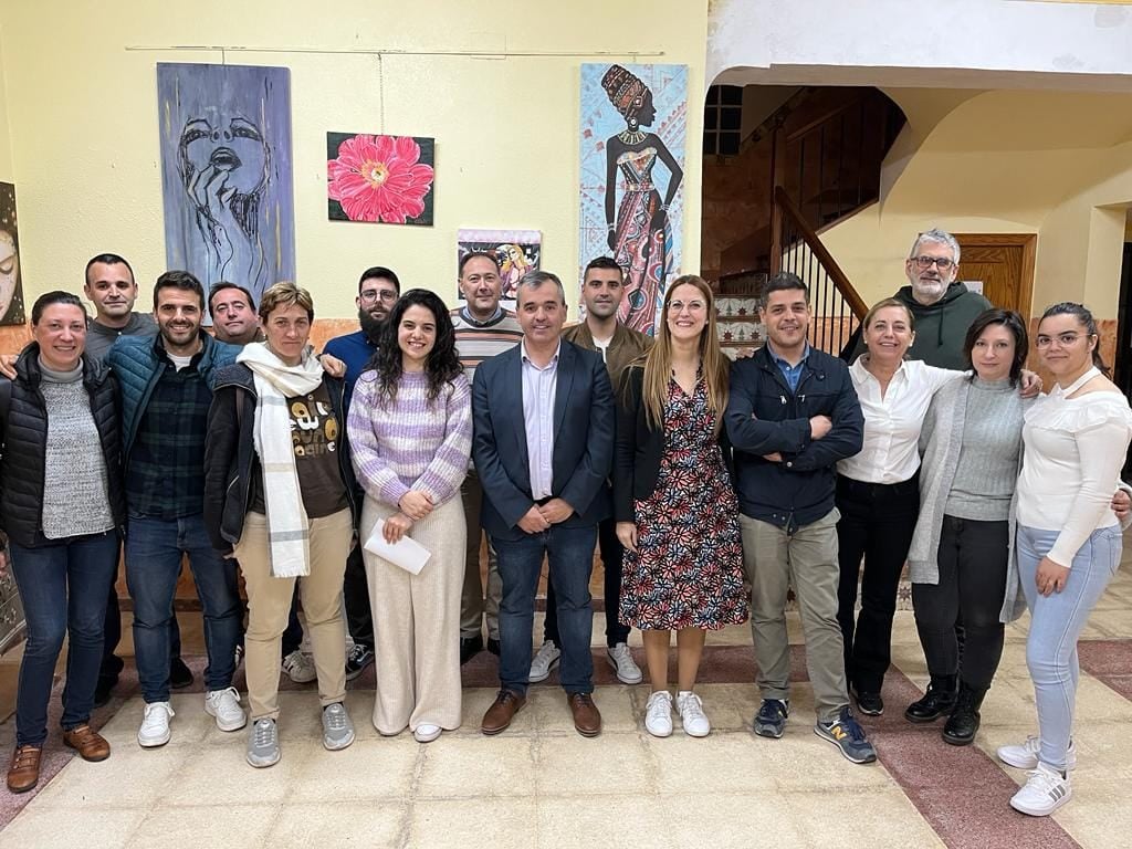 EU opta en Aspe a revalidar la Alcaldía con una lista con cuatro candidatos independientes en los ocho puestos de salida EU opta en Aspe a revalidar la Alcaldía con una lista con cuatro candidatos independientes en los ocho puestos de salida