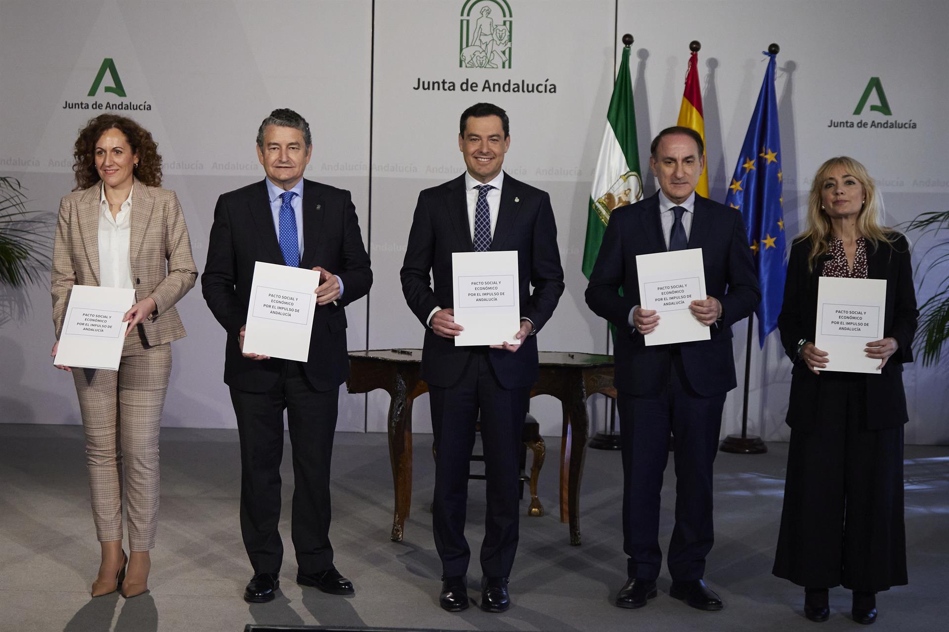 La Junta pacta con patronal y sindicatos movilizar casi 9.000 millones para ayudas urgentes a familias y empresas La Junta pacta con patronal y sindicatos movilizar casi 9.000 millones para ayudas urgentes a familias y empresas