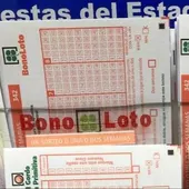 Boletos de la Bonoloto en una administración de lotería. Boletos de la Bonoloto en una administración de lotería.