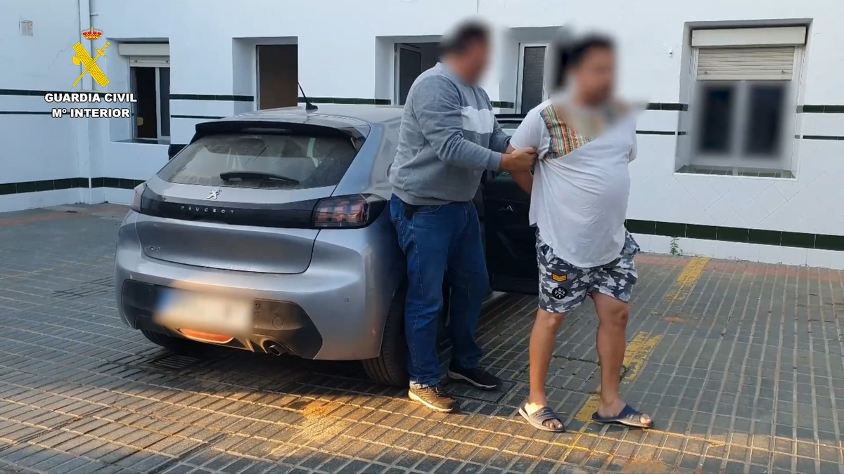 Detenido por gastarse más de 11.000 euros del anciano fallecido al que cuidaba Detenido por gastarse más de 11.000 euros del anciano fallecido al que cuidaba