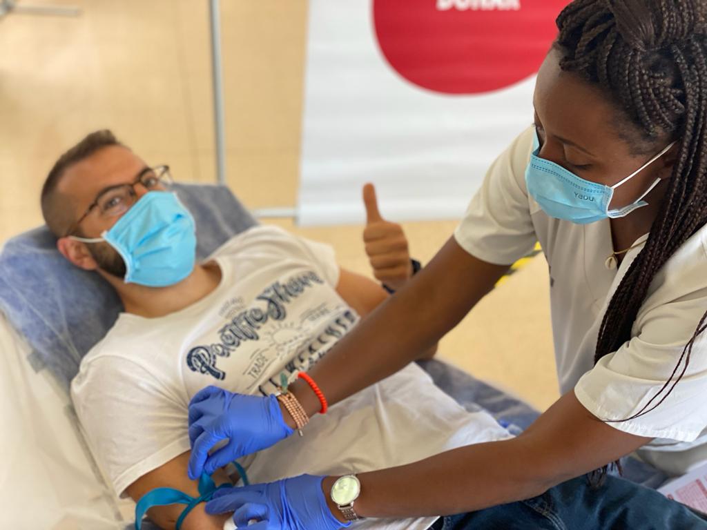 Llamamiento a donar sangre por escasez de reservas en Asturias Llamamiento a donar sangre por escasez de reservas en Asturias