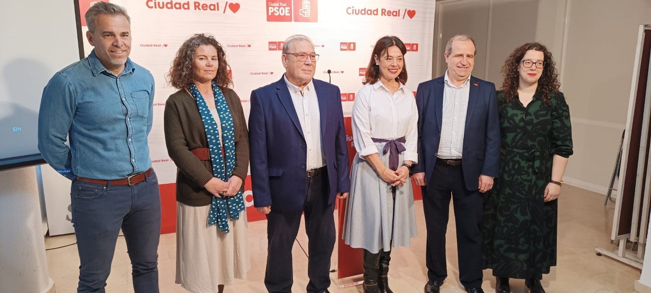 Pilar Zamora presenta su candidatura al Ayuntamiento de Ciudad Real con Dionilo Sánchez como número dos Pilar Zamora presenta su candidatura al Ayuntamiento de Ciudad Real con Dionilo Sánchez como número dos