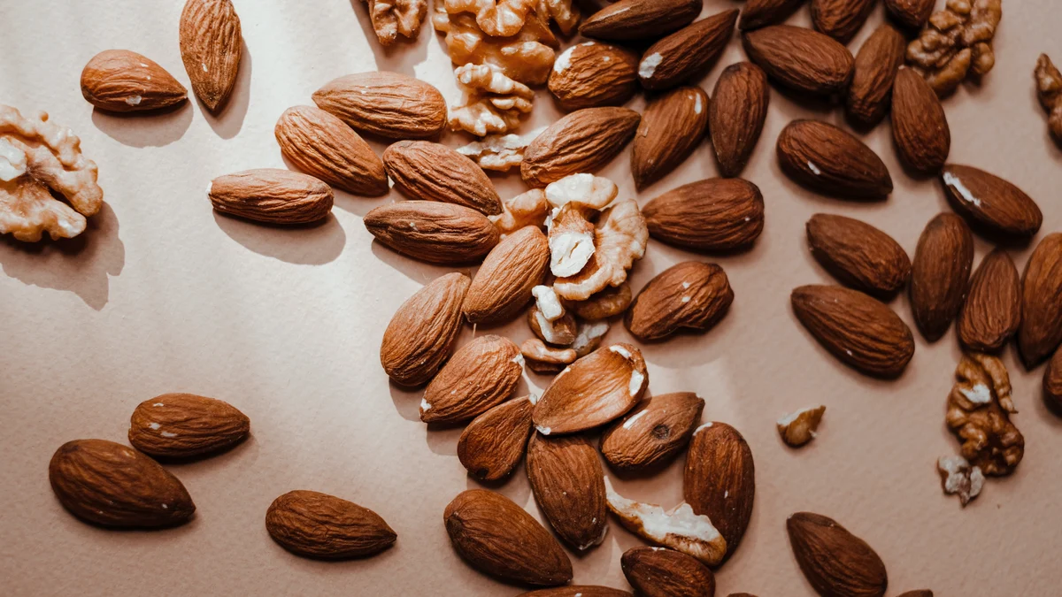 Bizcocho de yogur sin lactosa en Thermomix: delicia esponjosa en 45 minutos 19 Merca2.es 8. Nueces o almendras tostadas