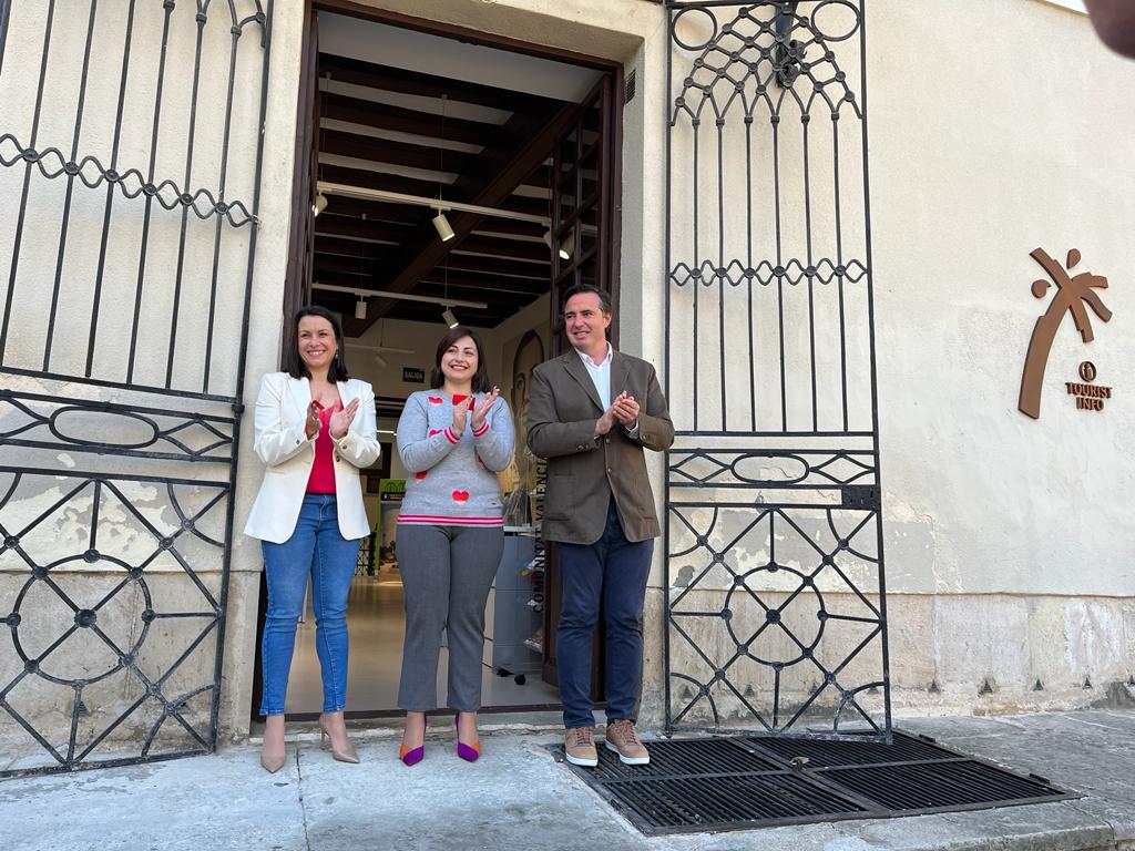 Orihuela abre su nueva Oficina de Turismo en el Palacio Marqués de Arneva Orihuela abre su nueva Oficina de Turismo en el Palacio Marqués de Arneva