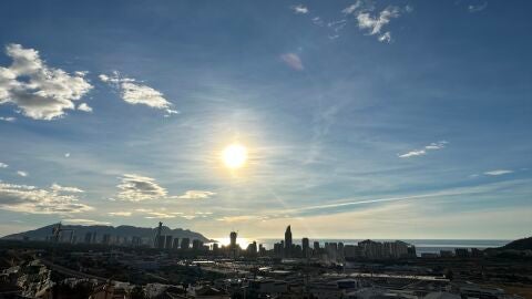 benidorm despejado soleado marina baixa poco nuboso