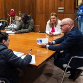 Seis familias reciben as primeiras tarxetas do programa ChegOU 2023 Seis familias reciben as primeiras tarxetas do programa ChegOU 2023