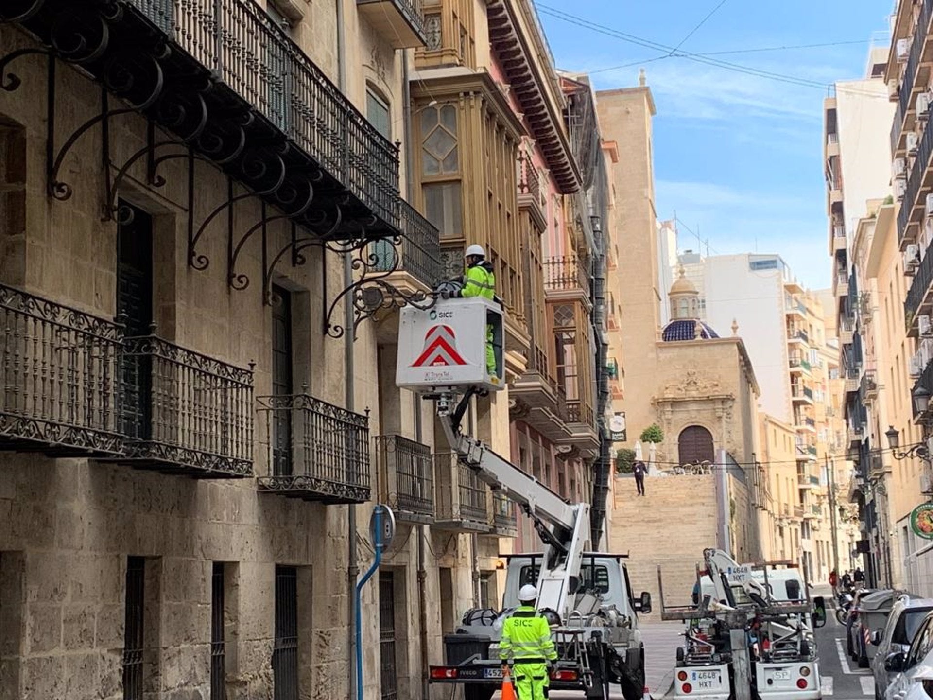 El 85% el alumbrado de plaza de la Montanyeta, Casco Antiguo y Bailén se ha renovado con luces led El 85% el alumbrado de plaza de la Montanyeta, Casco Antiguo y Bailén se ha renovado con luces led