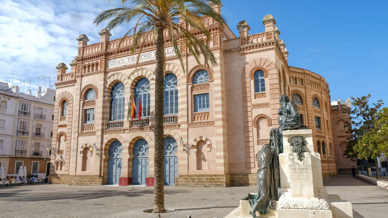 Fachada del Gran Teatro Falla