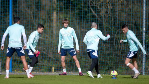 Masca y Yayo en el entrenamiento del Oviedo 13-3-2023