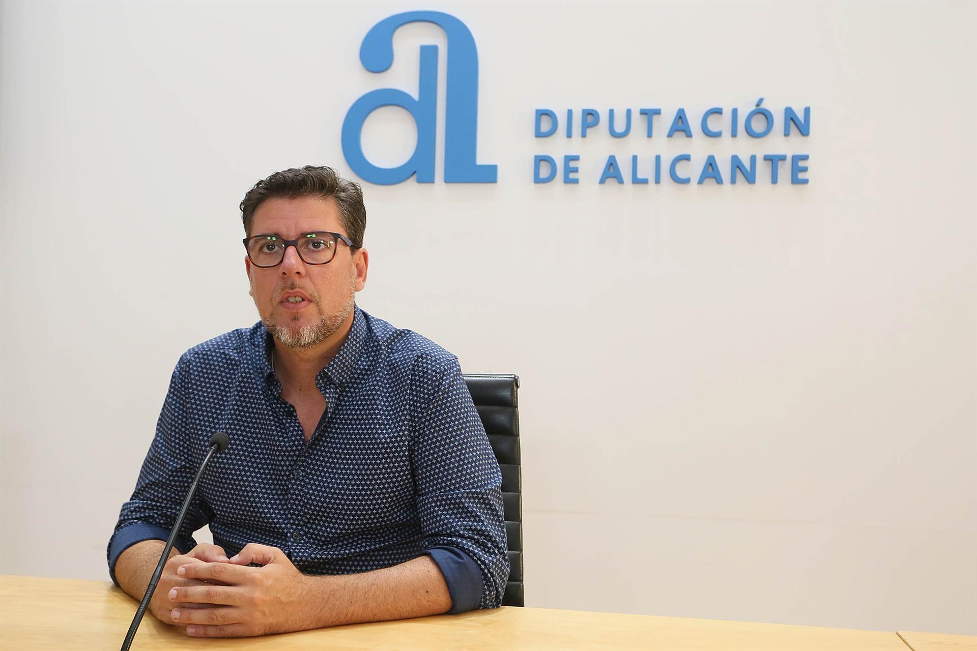 Gutiérrez acusa a la dirección general de C's de "intentar perjudicar a la Diputación de Alicante" por interés electoral en connivencia con el PSPV-PSOE Gutiérrez acusa a la dirección general de C's de "intentar perjudicar a la Diputación de Alicante" por interés electoral en connivencia con el PSPV-PSOE