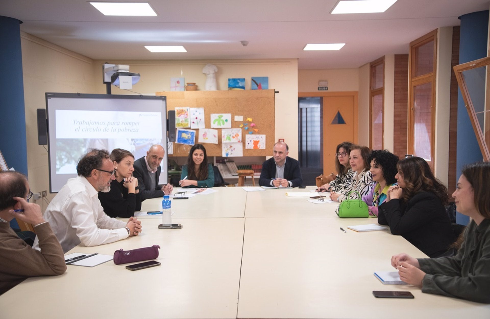 Unas 50 familias de la margen izquierda del Guadiana en Mérida disfrutarán de un programa socio-educativo de menores Unas 50 familias de la margen izquierda del Guadiana en Mérida disfrutarán de un programa socio-educativo de menores