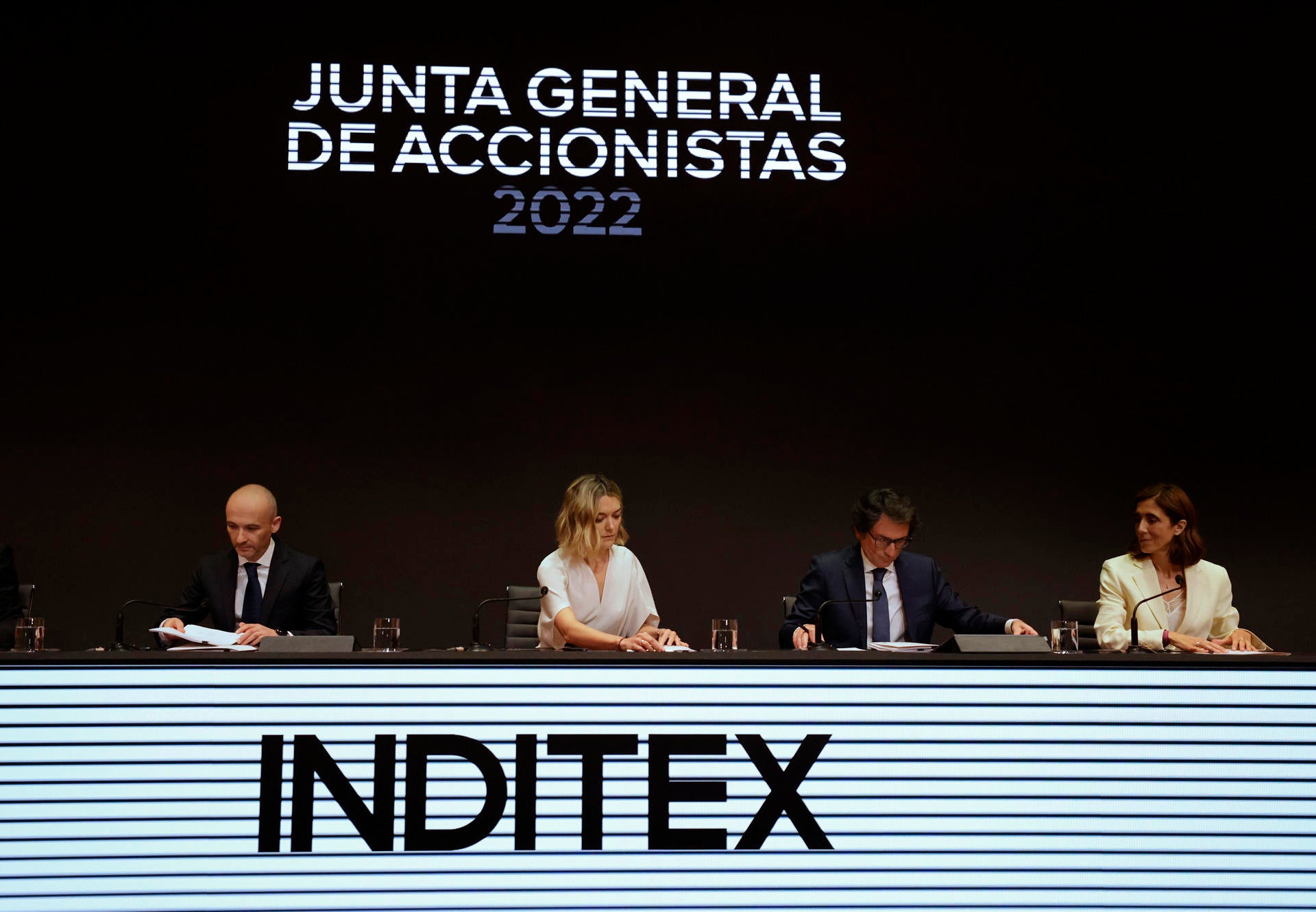 Inditex gana un 40% más durante el primer semestre fiscal del año Inditex gana un 40% más durante el primer semestre fiscal del año