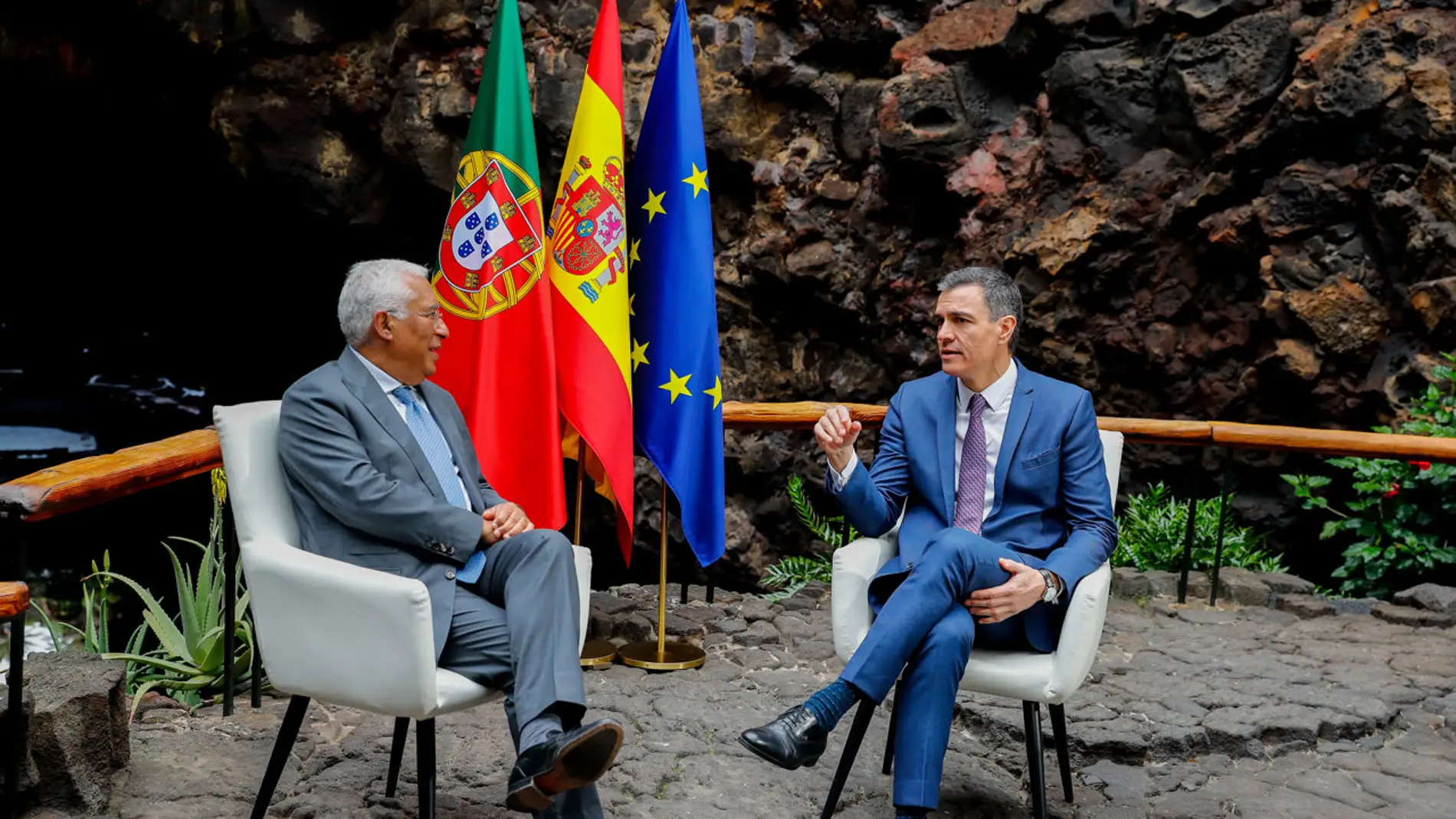 Pedro Sánchez se reúne con el primer ministro de la República Portuguesa, Antonio Costa
