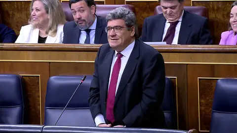 Colapso de la Seguridad Social: Escrivá se defiende y anuncia controles para evitar la reventa de citas Colapso de la Seguridad Social: Escrivá se defiende y anuncia controles para evitar la reventa de citas