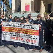 Concentración de los letrados frente a la Subdelegación del Gobierno en Ciudad Real Concentración de los letrados frente a la Subdelegación del Gobierno en Ciudad Real