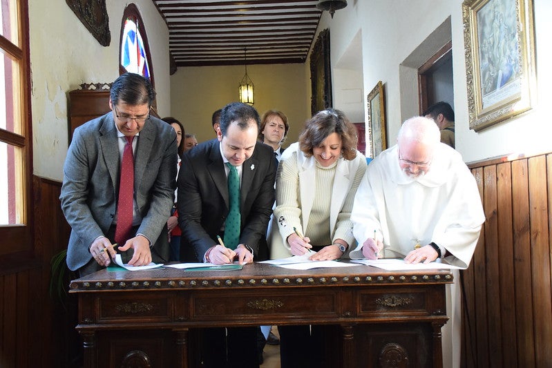 Firmado el protocolo para convertir la "Casa de los Mercedarios" de Herencia en una hospedería Firmado el protocolo para convertir la "Casa de los Mercedarios" de Herencia en una hospedería