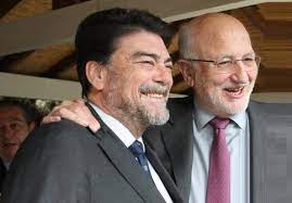 El alcalde, Luis Barcala considera que "es una excelente noticia" que Juan Roig no descarte Alicante para la expansión de 'La Marina de Empresas' El alcalde, Luis Barcala considera que "es una excelente noticia" que Juan Roig no descarte Alicante para la expansión de 'La Marina de Empresas'