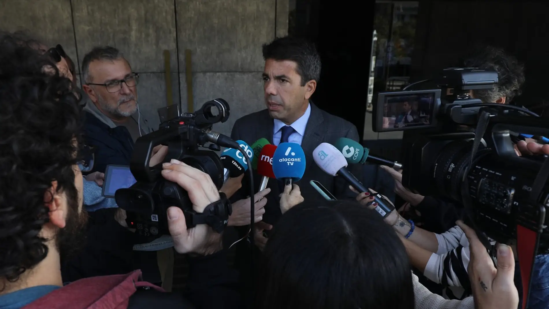 Mazón: "Vamos a seguir siendo 16 diputados para defender la provincia de Alicante"