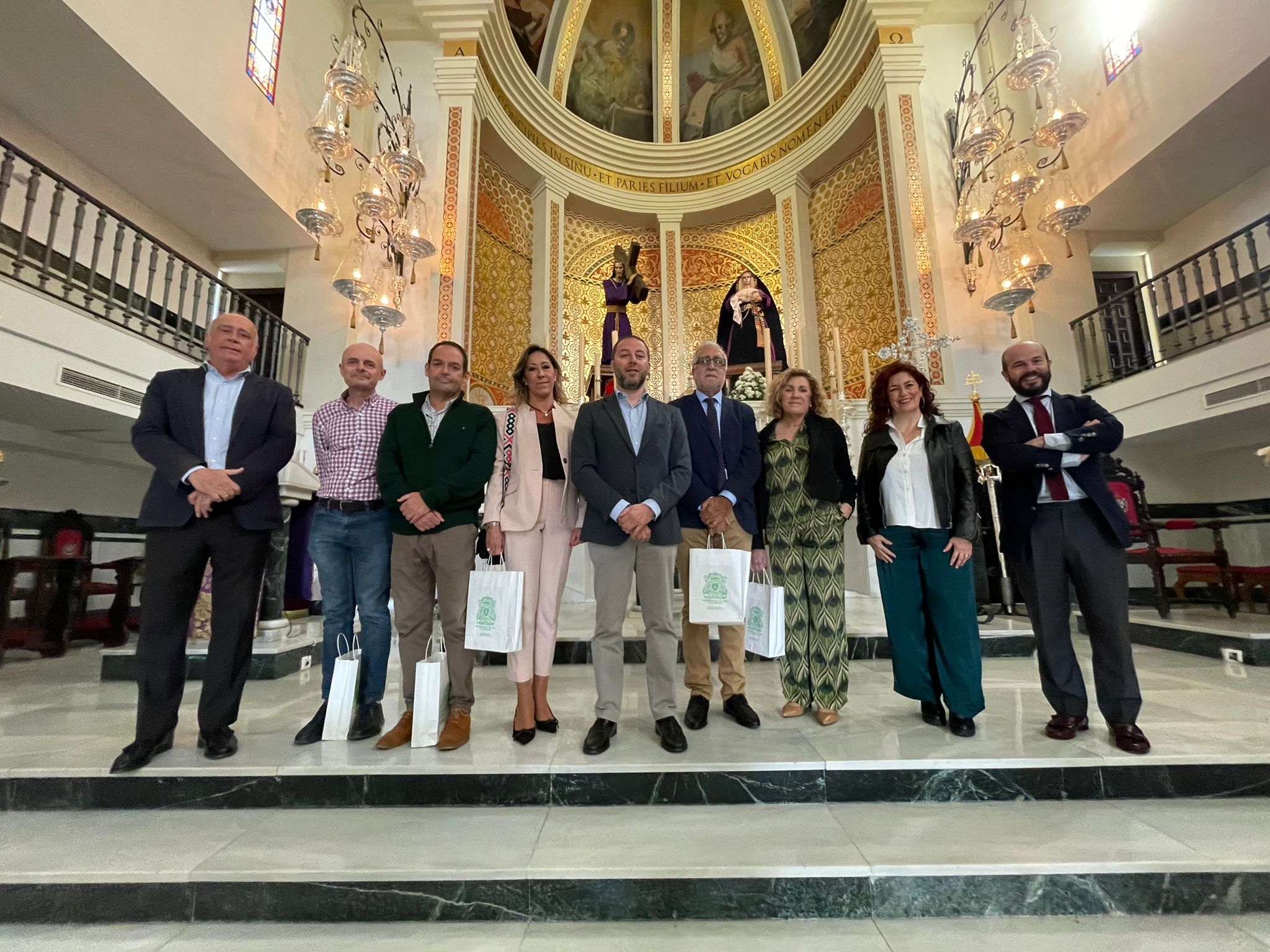 El Hospital Clínico de Málaga y la Archicofradía del Paso y la Esperanza firman un acuerdo de hermanamiento El Hospital Clínico de Málaga y la Archicofradía del Paso y la Esperanza firman un acuerdo de hermanamiento