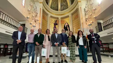 El Hospital Clínico de Málaga y la Archicofradía del Paso y la Esperanza firman un acuerdo de hermanamiento El Hospital Clínico de Málaga y la Archicofradía del Paso y la Esperanza firman un acuerdo de hermanamiento