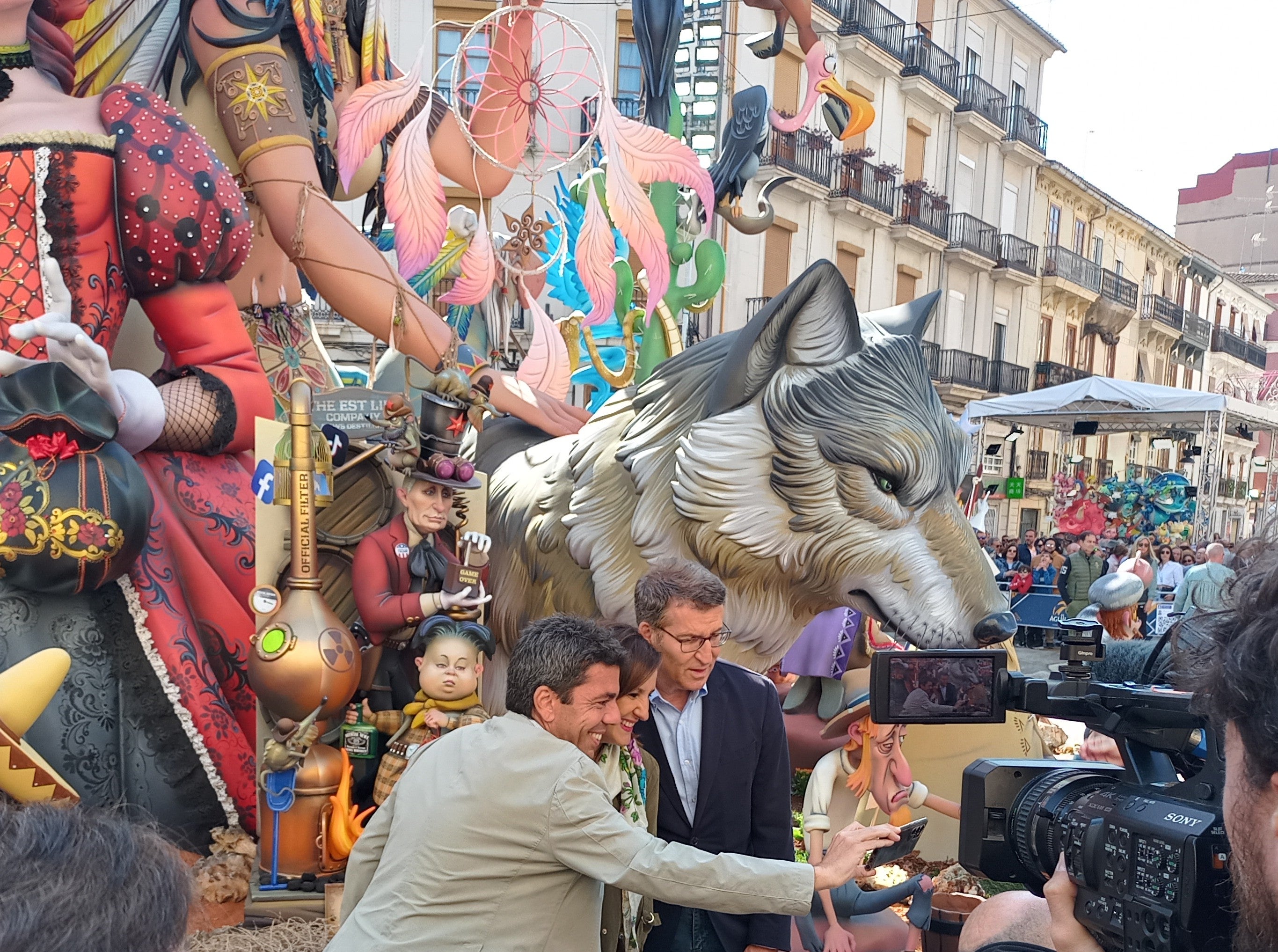 Feijóo reitera que según las encuestas internas el Partido Popular podría recuperar el gobierno valenciano Feijóo reitera que según las encuestas internas el Partido Popular podría recuperar el gobierno valenciano