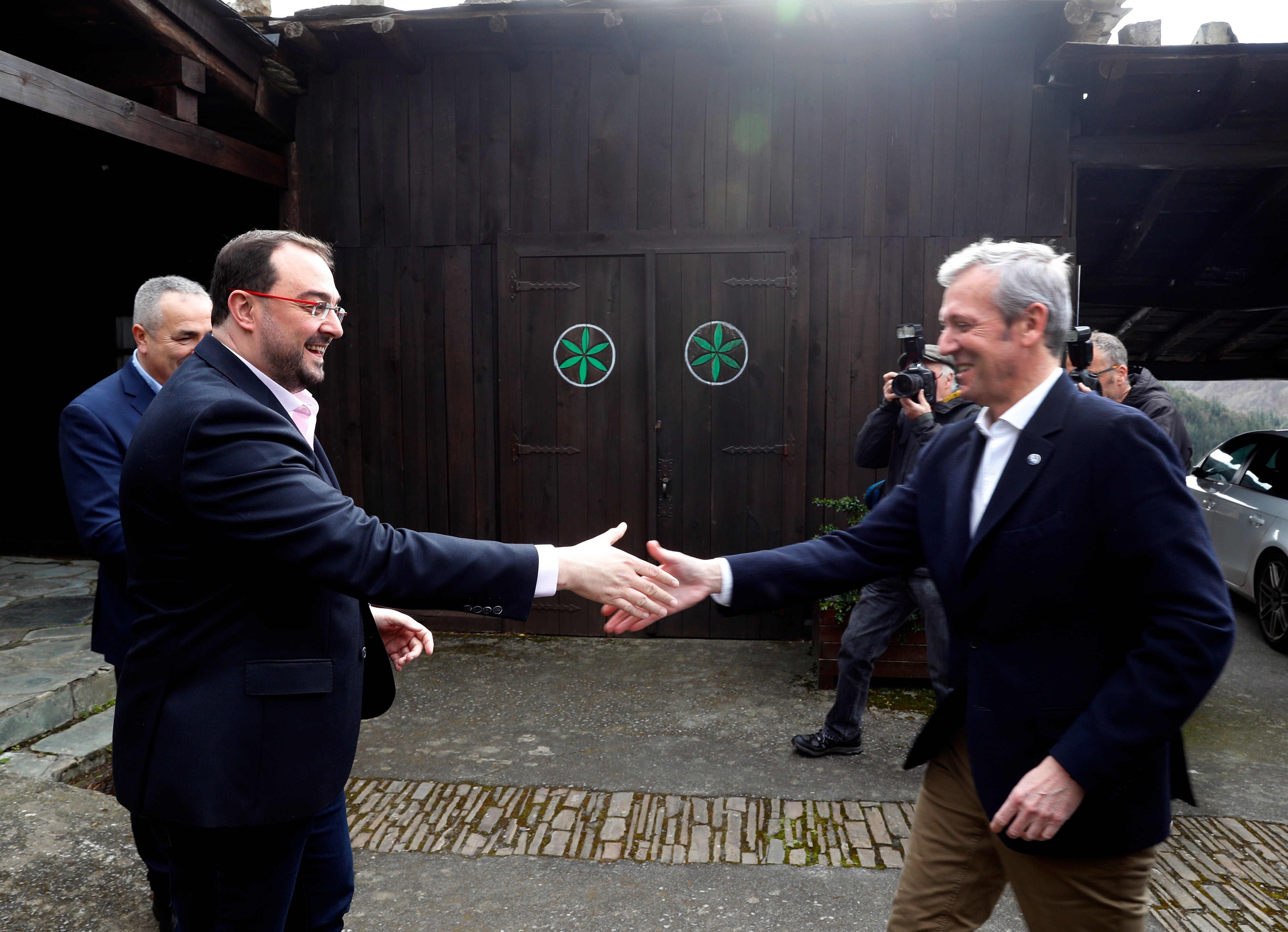 Barbón, dispuesto a trasladar a Asturias la experiencia gallega del 'Plan Retorna' Barbón, dispuesto a trasladar a Asturias la experiencia gallega del 'Plan Retorna'