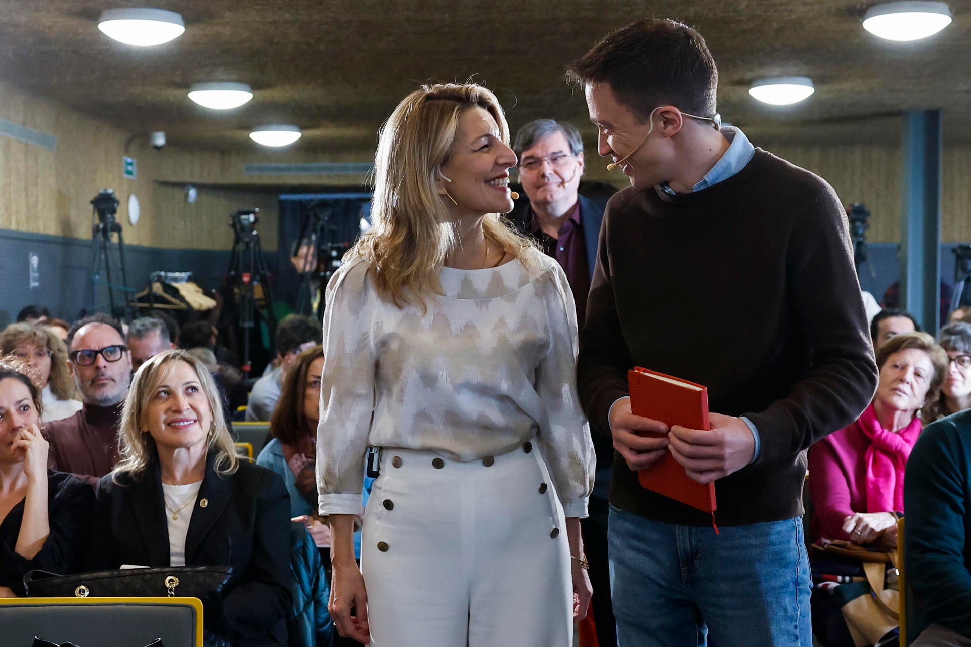 Yolanda Díaz, con Errejón en un acto sin Podemos: "La política no va de ruidos ni de presiones" Yolanda Díaz, con Errejón en un acto sin Podemos: "La política no va de ruidos ni de presiones"