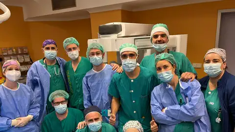 Personal que ha participado en la primera operación en el Hospital de Cabueñes con el robot 'Da Vinci'