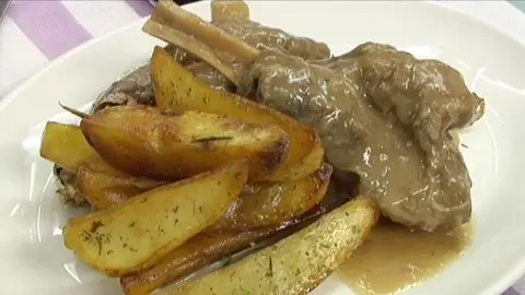 La receta de Robin Food para cocinar jarreticos de cordero con 25 ajos La receta de Robin Food para cocinar jarreticos de cordero con 25 ajos