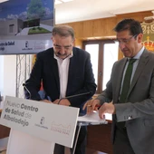 De izda a dcha, consejero de Sanidad, Jesús Fernández Sanz, y presidente Diputación CR, José Manuel Caballero De izda a dcha, consejero de Sanidad, Jesús Fernández Sanz, y presidente Diputación CR, José Manuel Caballero